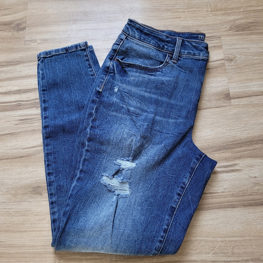 Maurices High Rise Stretch Skinny Jeans. Medium Wash Size Lg